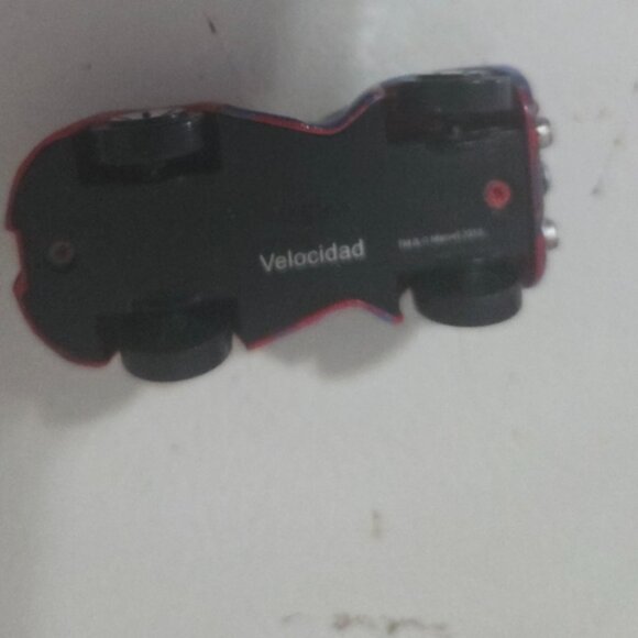 Red Velocidad Spider Man Marvel ©2011 Maisto Diecast Car - Picture 5 of 5